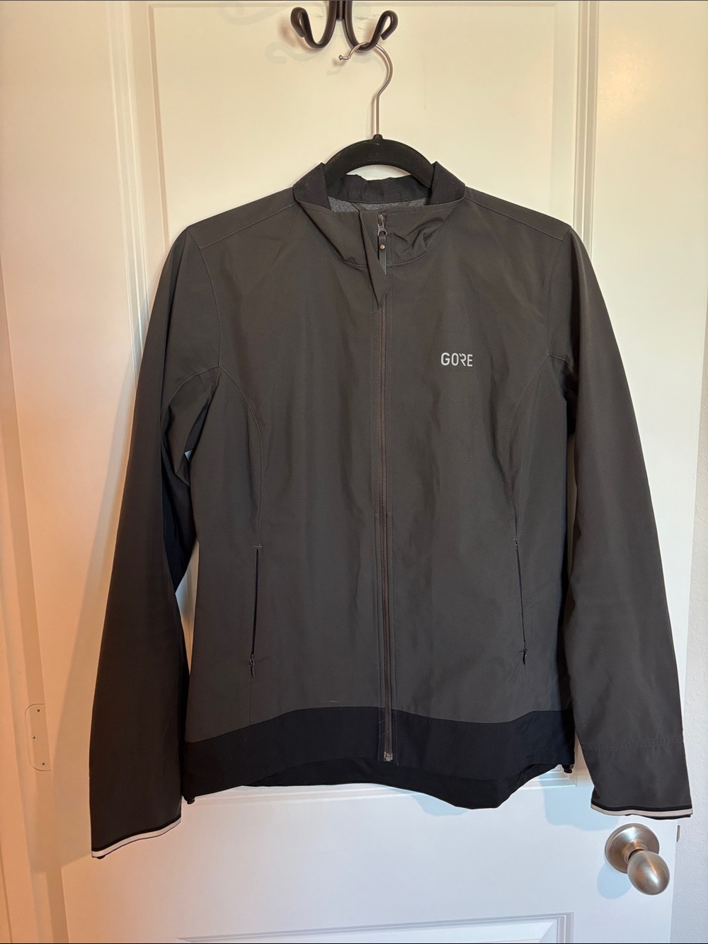GORE-TEX Women’s Black Gray Windbreaker Jacket